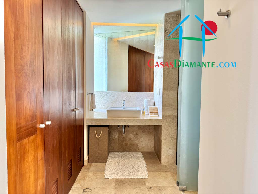 Real Diamante Villas Las Rocas PH 104 - Recámara tres 6